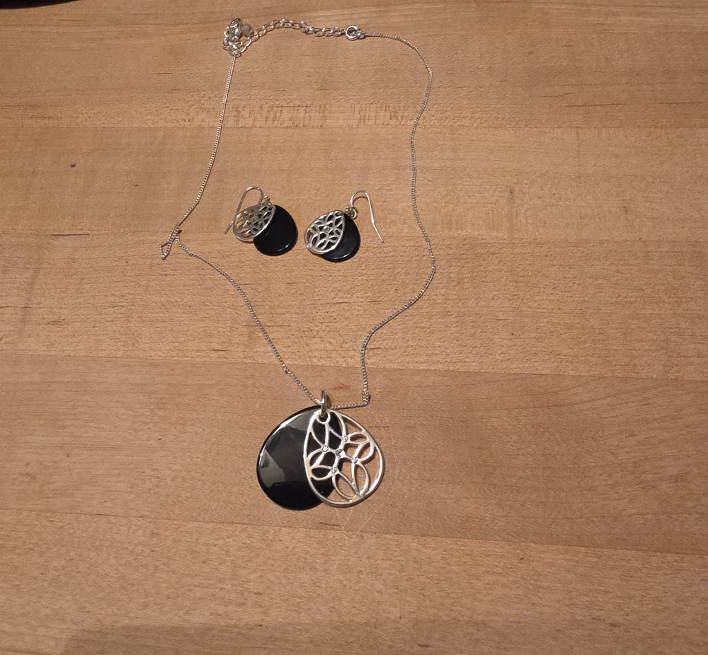Avon Black and Silver Floral Circle Necklace with Matching Earrings